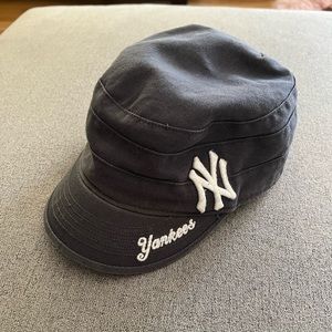 Womens military style Yankee’s cap